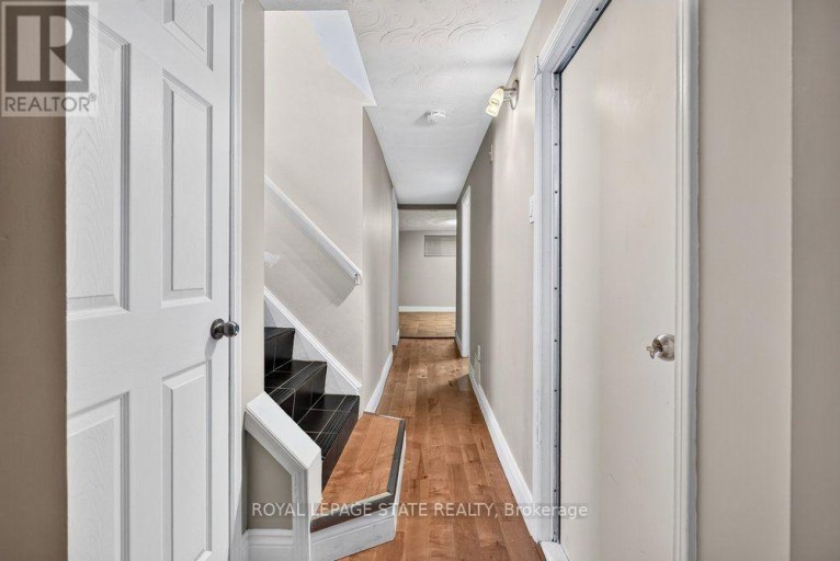 102 BIRCHLAWN DRIVE, Hamilton (Stoney Creek), Ontario, L8G4B7