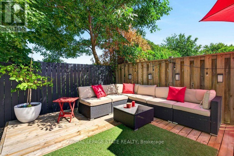 102 BIRCHLAWN DRIVE, Hamilton (Stoney Creek), Ontario, L8G4B7