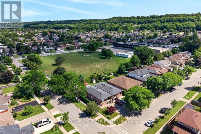 102 BIRCHLAWN DRIVE, Hamilton (Stoney Creek), Ontario, L8G4B7