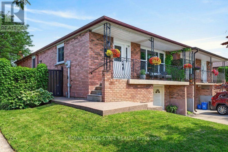 102 BIRCHLAWN DRIVE, Hamilton (Stoney Creek), Ontario, L8G4B7