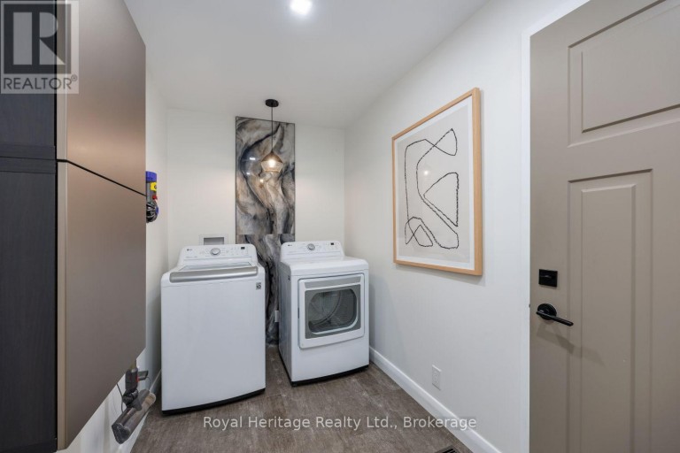 396 JANE AVENUE, Oshawa (Northglen), Ontario, L1J3L4