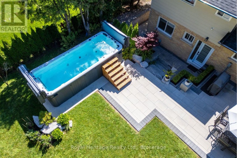 396 JANE AVENUE, Oshawa (Northglen), Ontario, L1J3L4