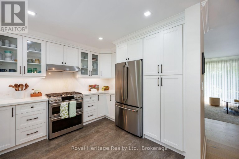 396 JANE AVENUE, Oshawa (Northglen), Ontario, L1J3L4