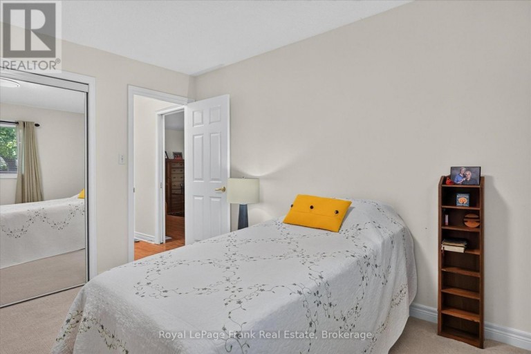 22 CHARLES COURT, Selwyn, Ontario, K0L2H0