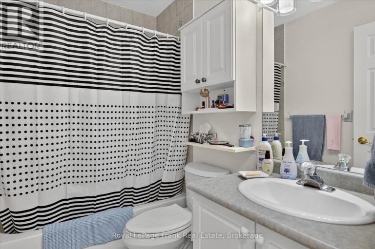 22 CHARLES COURT, Selwyn, Ontario, K0L2H0