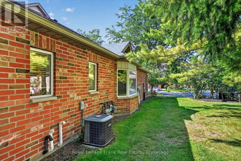 22 CHARLES COURT, Selwyn, Ontario, K0L2H0