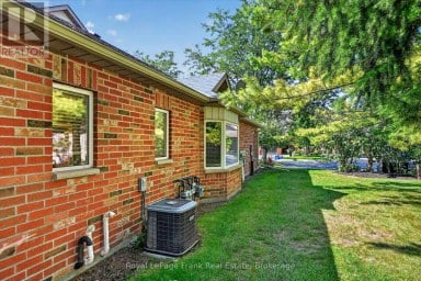 22 CHARLES COURT Selwyn Ontario photo 32