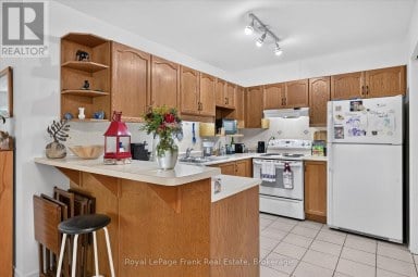 22 CHARLES COURT Selwyn Ontario photo 5