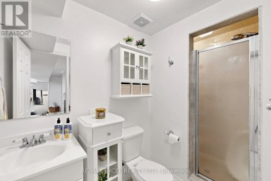8 HAMMERSLY BOULEVARD Markham (Wismer) Ontario photo 44