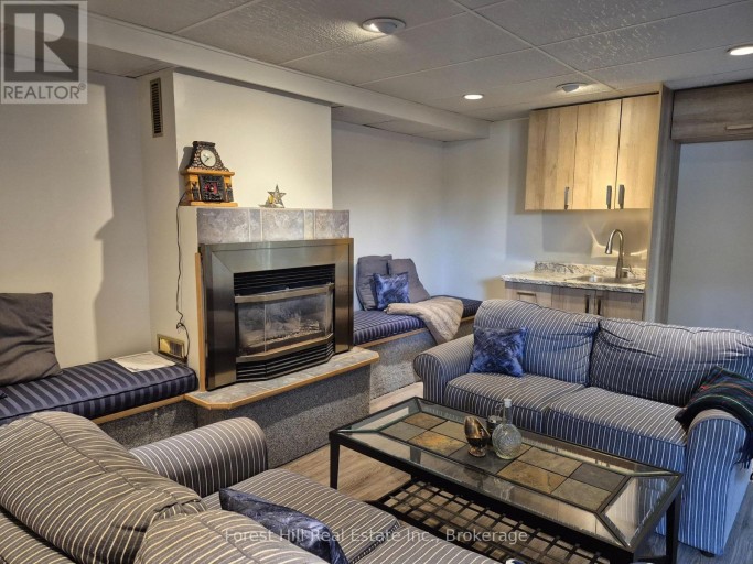 679 SIMCOE AVENUE W, Tay (Port McNicoll), Ontario, L0K1R0