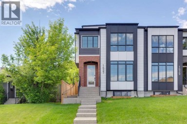 1527 29 Avenue SW Calgary Alberta photo 1