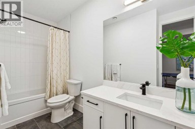 1527 29 Avenue SW Calgary Alberta photo 44