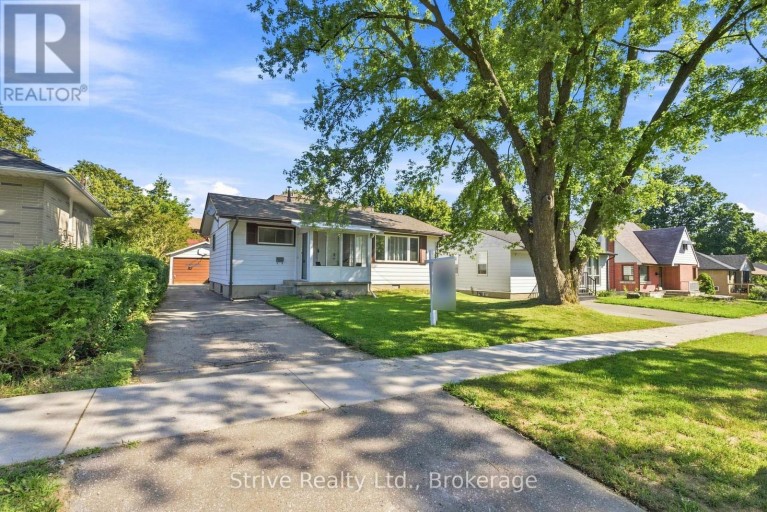 7 ADMIRAL ROAD, Ajax (South East), Ontario, L1S2N8