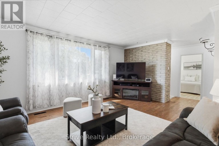 7 ADMIRAL ROAD, Ajax (South East), Ontario, L1S2N8