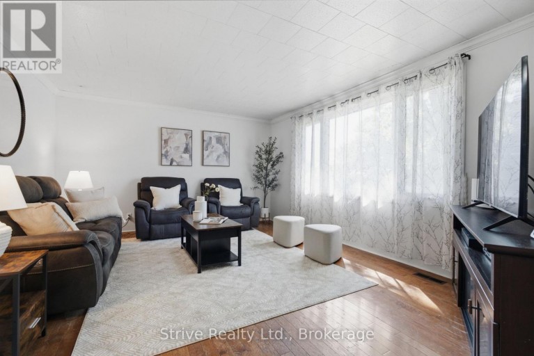 7 ADMIRAL ROAD, Ajax (South East), Ontario, L1S2N8