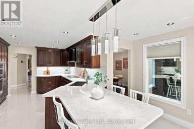 5 CARRIAGE LANE Clarington (Courtice) Ontario photo 11