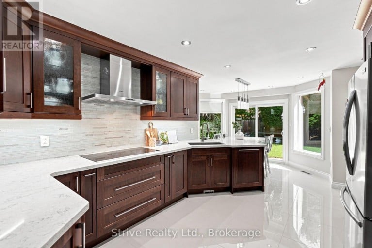 5 CARRIAGE LANE, Clarington (Courtice), Ontario, L1E1J9