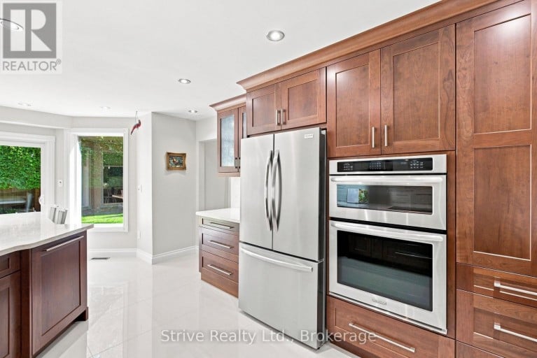5 CARRIAGE LANE, Clarington (Courtice), Ontario, L1E1J9