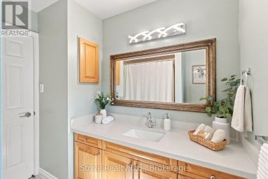 5 CARRIAGE LANE Clarington (Courtice) Ontario photo 22