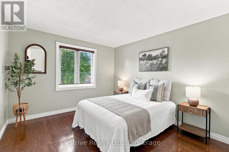 5 CARRIAGE LANE, Clarington (Courtice), Ontario, L1E1J9