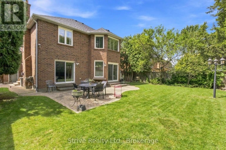 5 CARRIAGE LANE, Clarington (Courtice), Ontario, L1E1J9