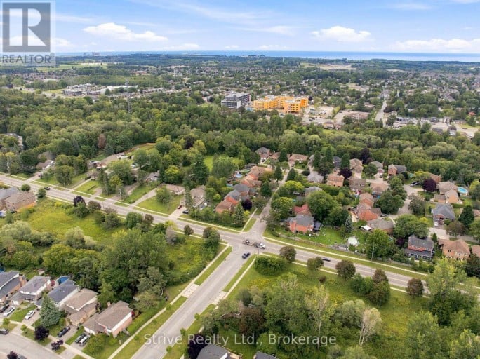 5 CARRIAGE LANE, Clarington (Courtice), Ontario, L1E1J9