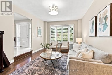 5 CARRIAGE LANE Clarington (Courtice) Ontario photo 6