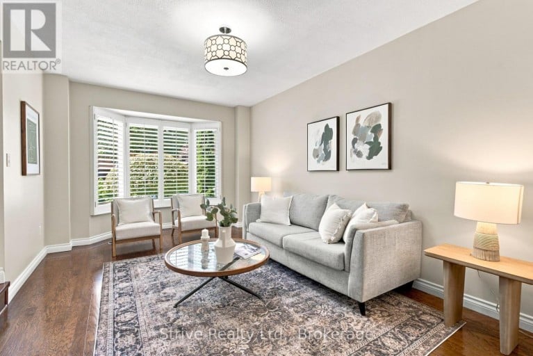 5 CARRIAGE LANE, Clarington (Courtice), Ontario, L1E1J9