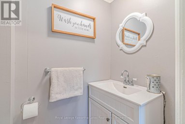 18 MELBOURNE STREET W Kawartha Lakes (Lindsay) Ontario photo 13