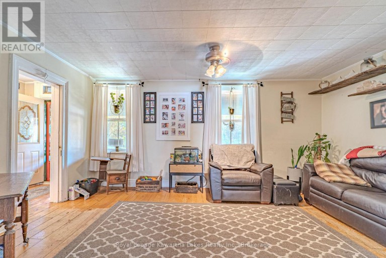 18 MELBOURNE STREET W, Kawartha Lakes (Lindsay), Ontario, K9V2S6