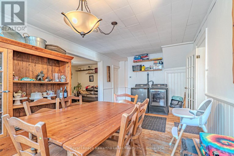 18 MELBOURNE STREET W, Kawartha Lakes (Lindsay), Ontario, K9V2S6