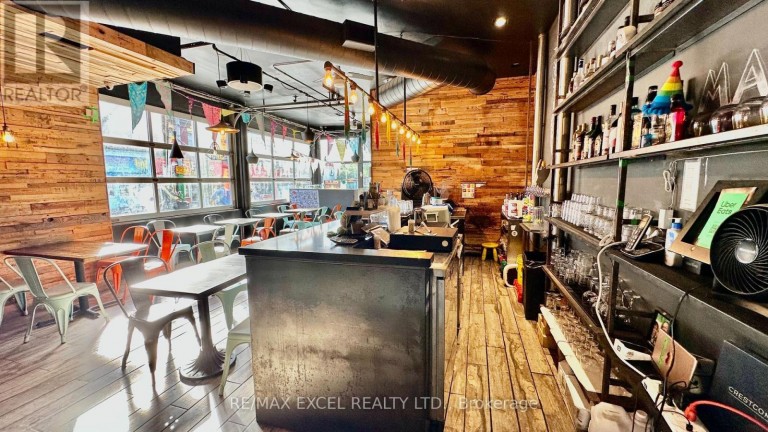 252 CARLTON STREET, Toronto (Cabbagetown-South St. James Town), Ontario, M5A2L3
