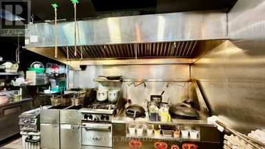 252 CARLTON STREET Toronto (Cabbagetown-South St. James Town) Ontario photo 8