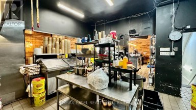 252 CARLTON STREET Toronto (Cabbagetown-South St. James Town) Ontario photo 9