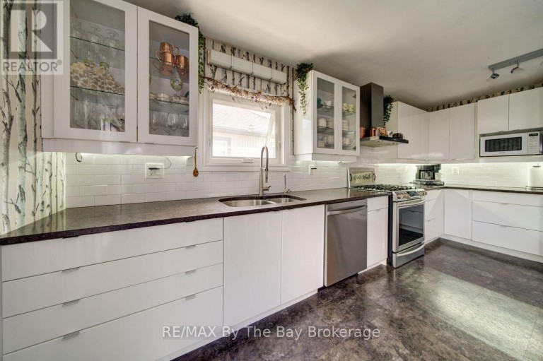 9 CRANBERRY HEIGHTS, Wasaga Beach, Ontario, L9Z1M9