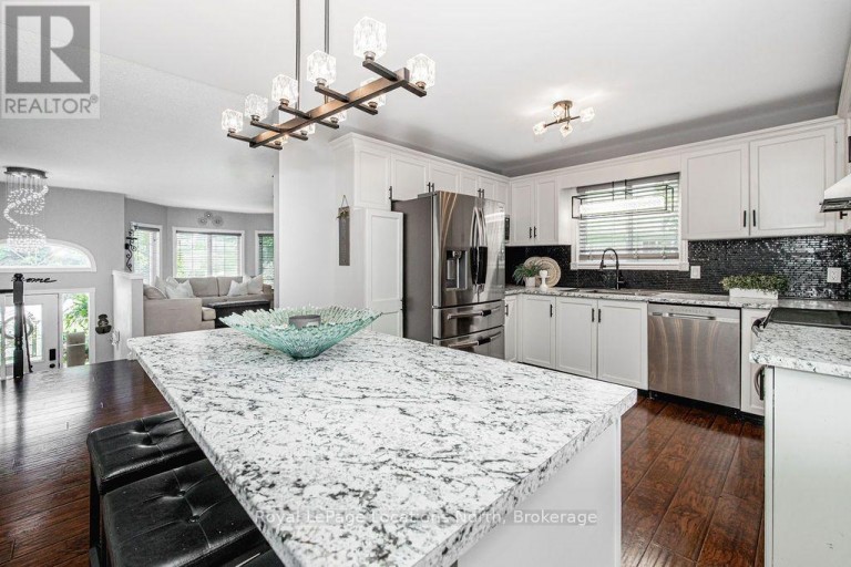 7 COLES COURT, Wasaga Beach, Ontario, L9Z1H5