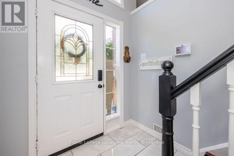 7 COLES COURT, Wasaga Beach, Ontario, L9Z1H5