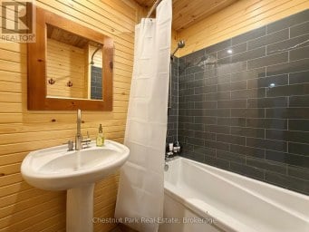 1304 GRANDPA'S TRAIL Highlands East (Glamorgan) Ontario photo 42