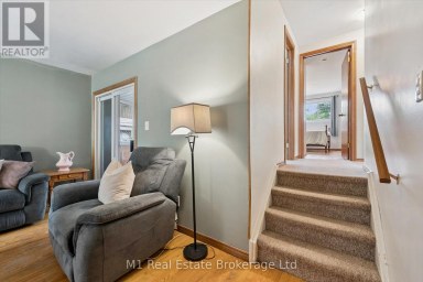 216 PARKSIDE DRIVE E Centre Wellington (Fergus) Ontario photo 18