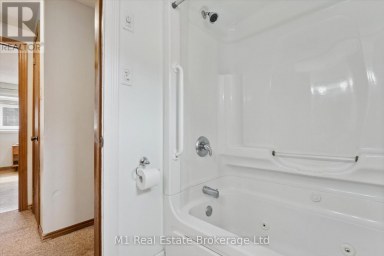 216 PARKSIDE DRIVE E Centre Wellington (Fergus) Ontario photo 22