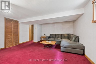 216 PARKSIDE DRIVE E Centre Wellington (Fergus) Ontario photo 28