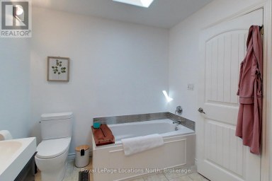 165 MARGARET STREET Meaford Ontario photo 19