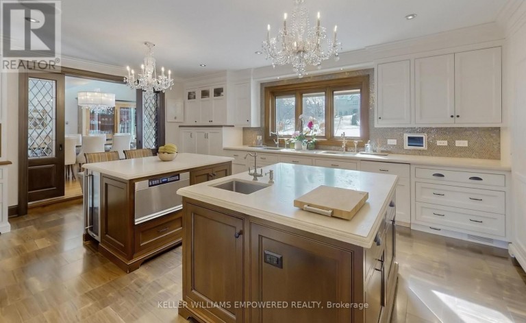 43 WOODLAND ACRES CRESCENT, Vaughan, Ontario, L6A1G1