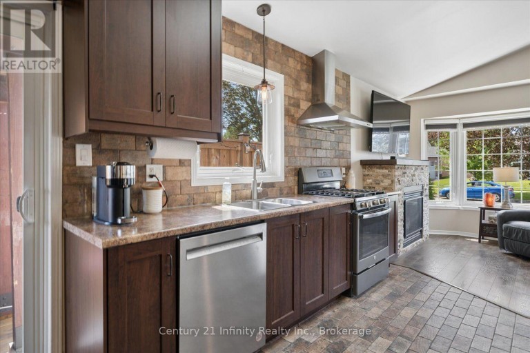 814 LOCHNESS CRESCENT, Oshawa (McLaughlin), Ontario, L1J7P6