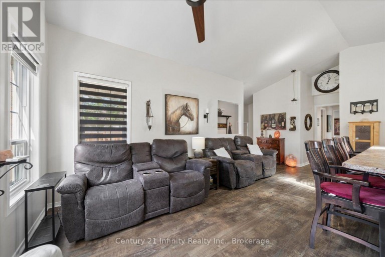 814 LOCHNESS CRESCENT, Oshawa (McLaughlin), Ontario, L1J7P6