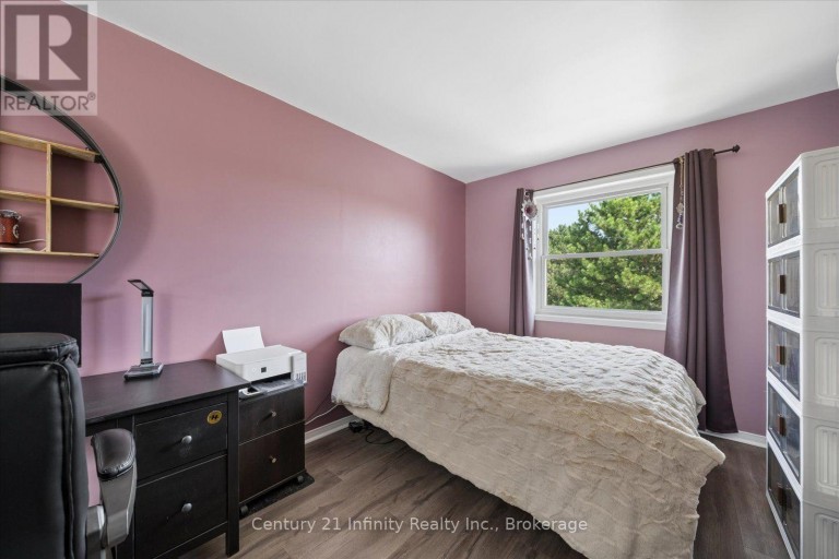 814 LOCHNESS CRESCENT, Oshawa (McLaughlin), Ontario, L1J7P6