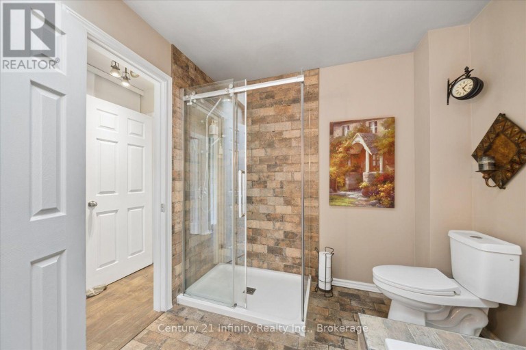814 LOCHNESS CRESCENT, Oshawa (McLaughlin), Ontario, L1J7P6