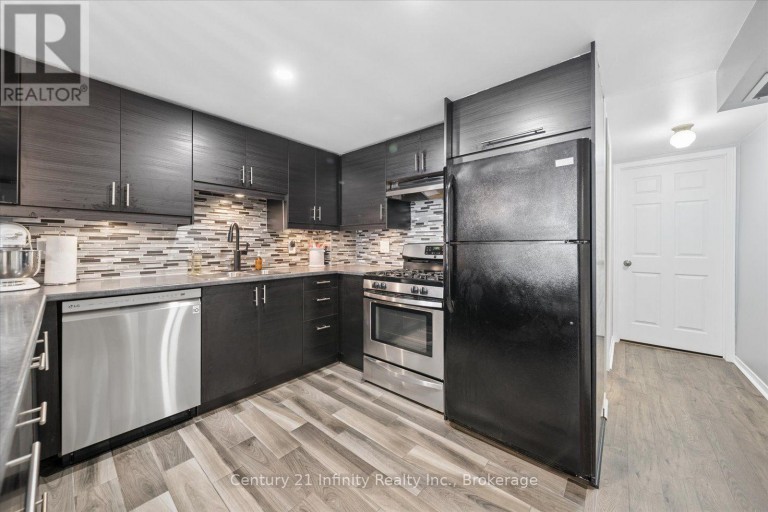 814 LOCHNESS CRESCENT, Oshawa (McLaughlin), Ontario, L1J7P6