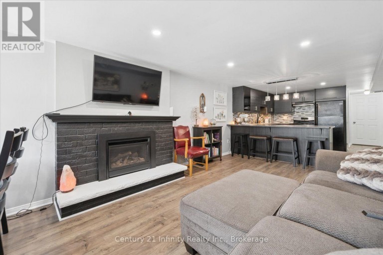814 LOCHNESS CRESCENT, Oshawa (McLaughlin), Ontario, L1J7P6