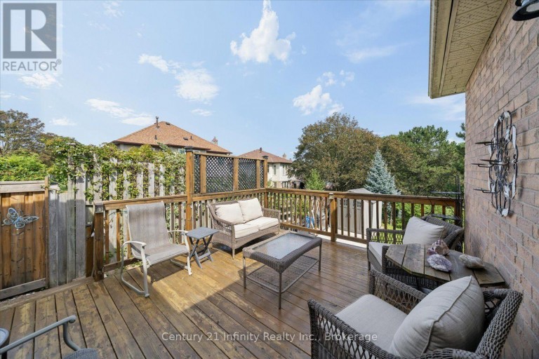 814 LOCHNESS CRESCENT, Oshawa (McLaughlin), Ontario, L1J7P6